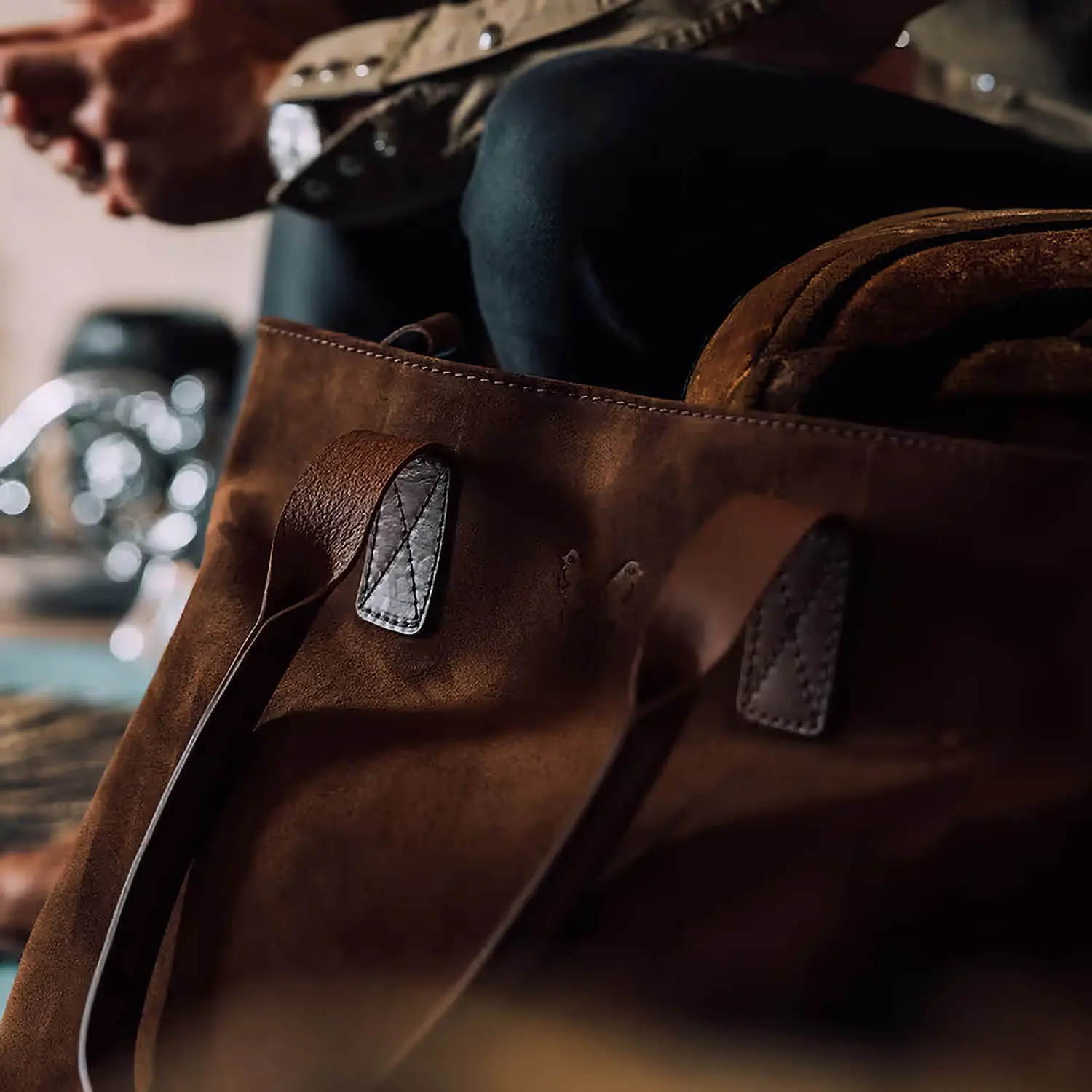 Bennett Winch Suede Tote Bag (Suede Brown)