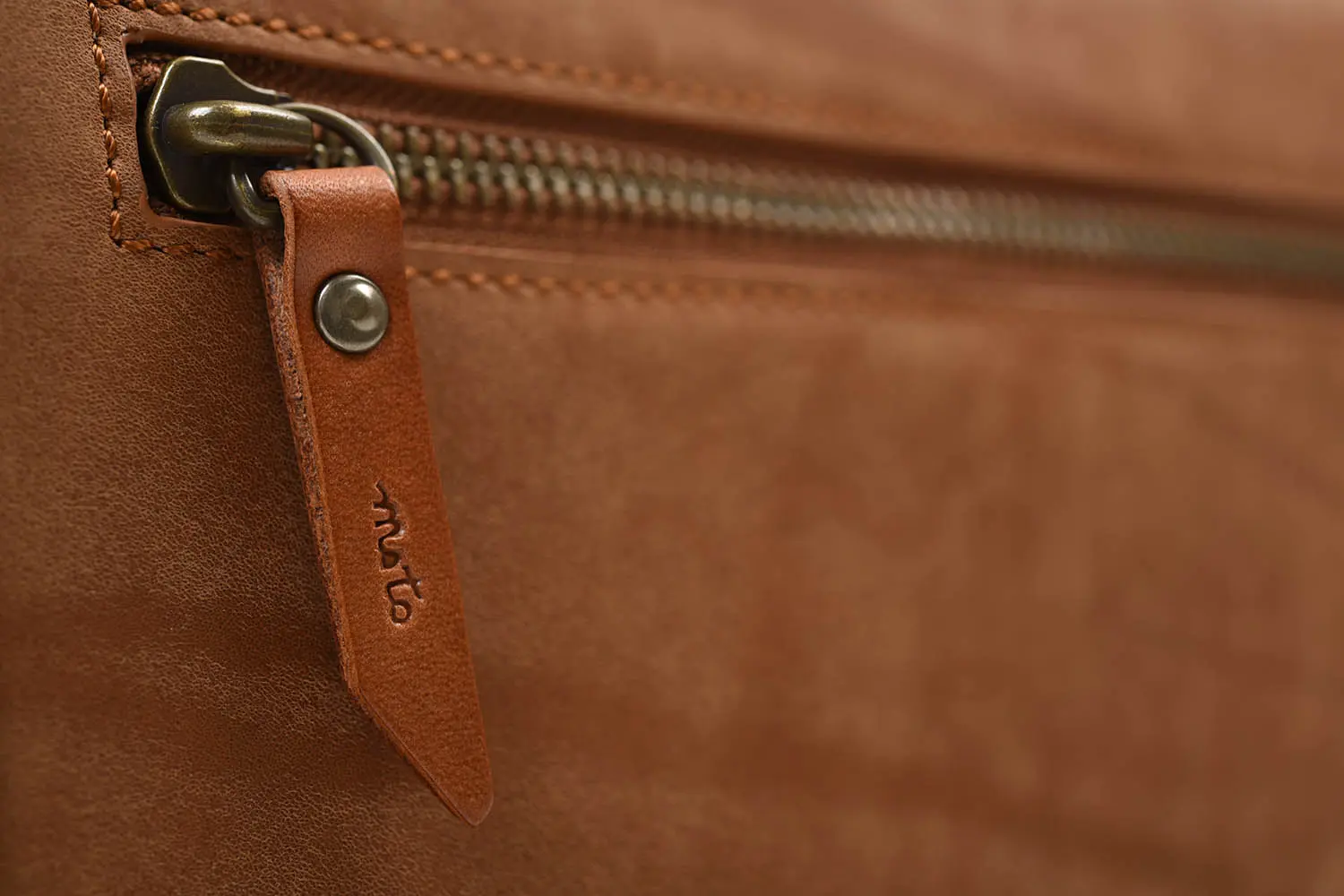 MOTO BAG72 OILED COW LEATHER եåץߥ˥Хå (BROWN)