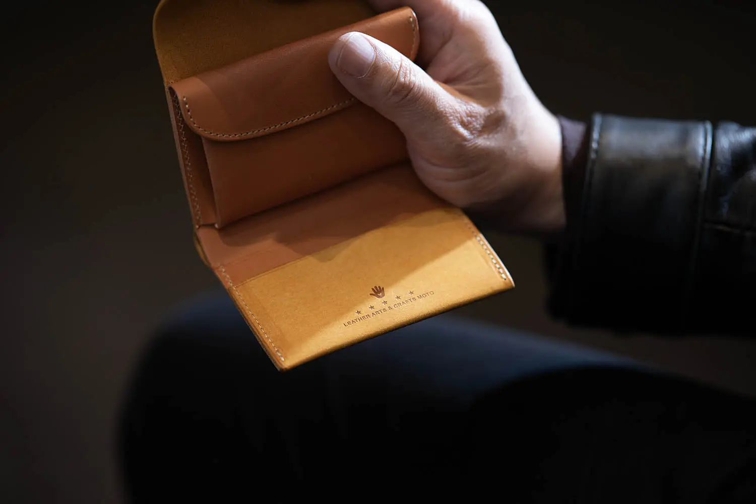 MOTO W10R COMPACT WALLET ()