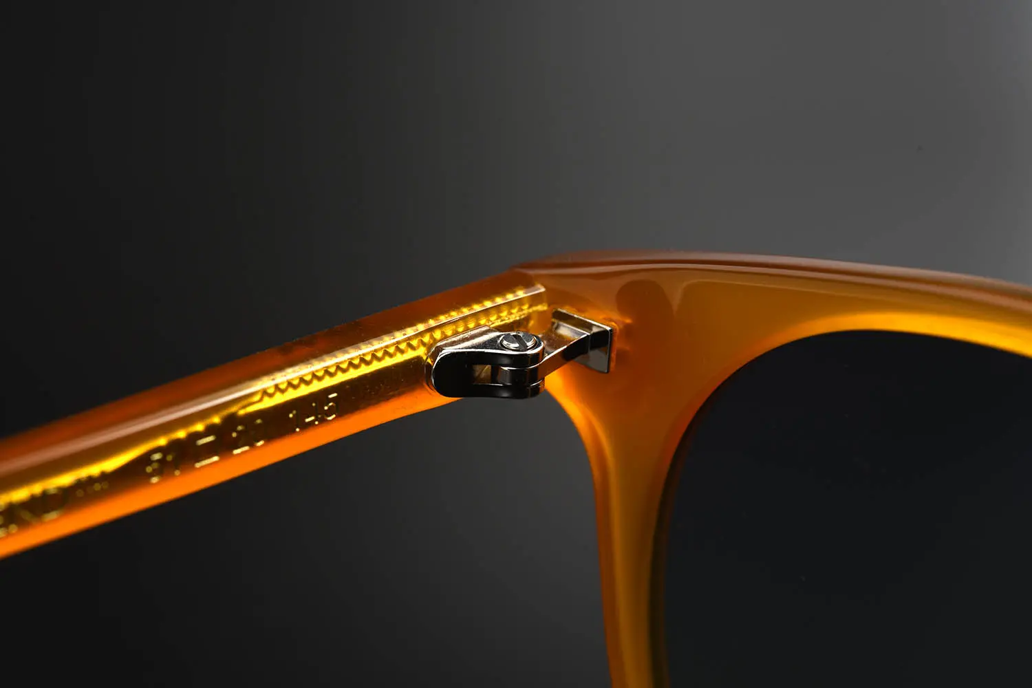 MessyWeekend NEW DEPP S2M1C7 (Amber/Gradient Green)
