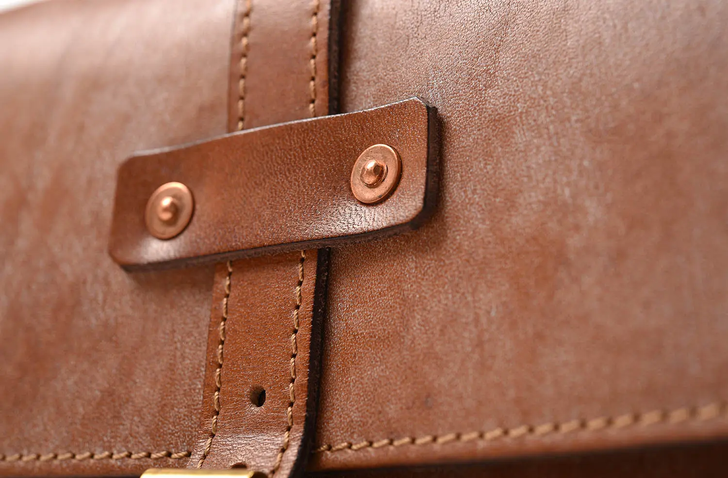 TANNER BATES MIDI BAJA TRAVEL BAG : OAK BARK LEATHER BROWN