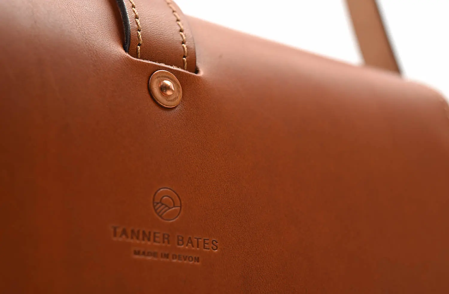 TANNER BATES MIDI BAJA TRAVEL BAG : ITALIAN LEATHER : SADDLE TAN