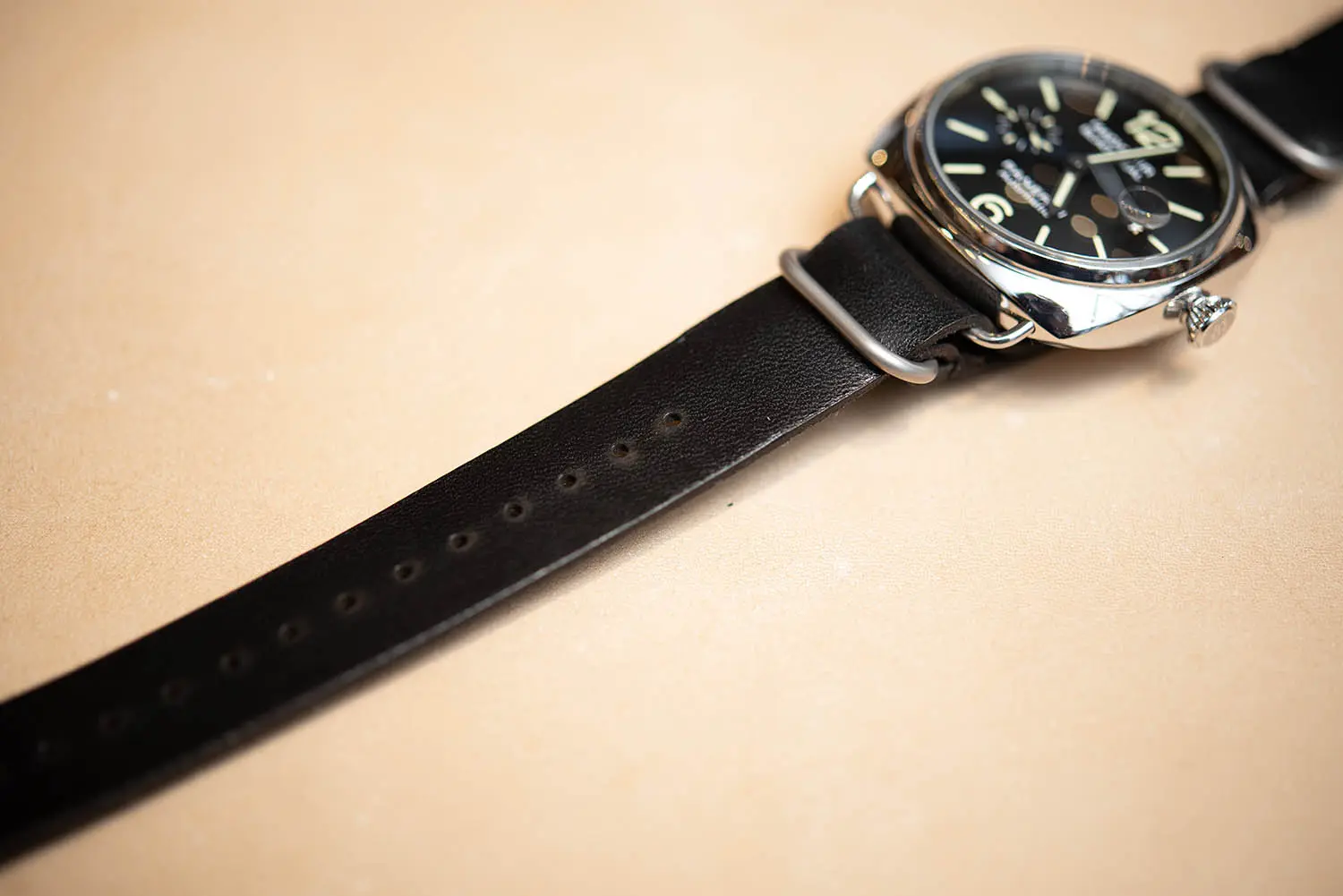 TANNER BATES NATO WATCH STRAP 20mm ꥢ쥶 (BLACK/SILVER)