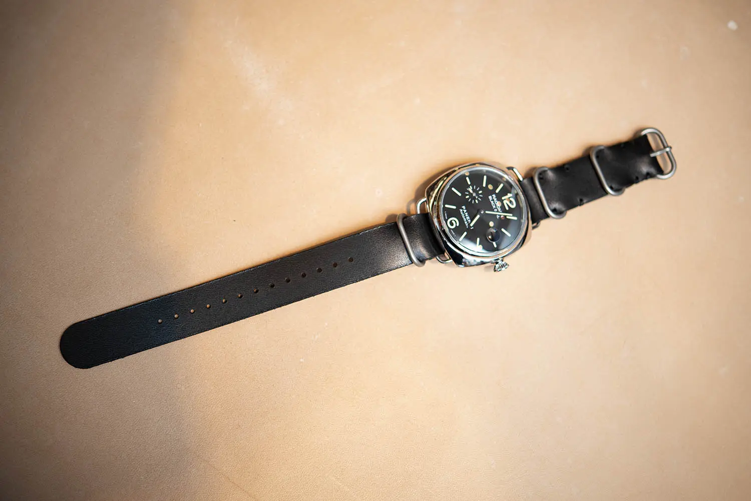 TANNER BATES NATO WATCH STRAP 20mm ꥢ쥶 (BLACK/SILVER)