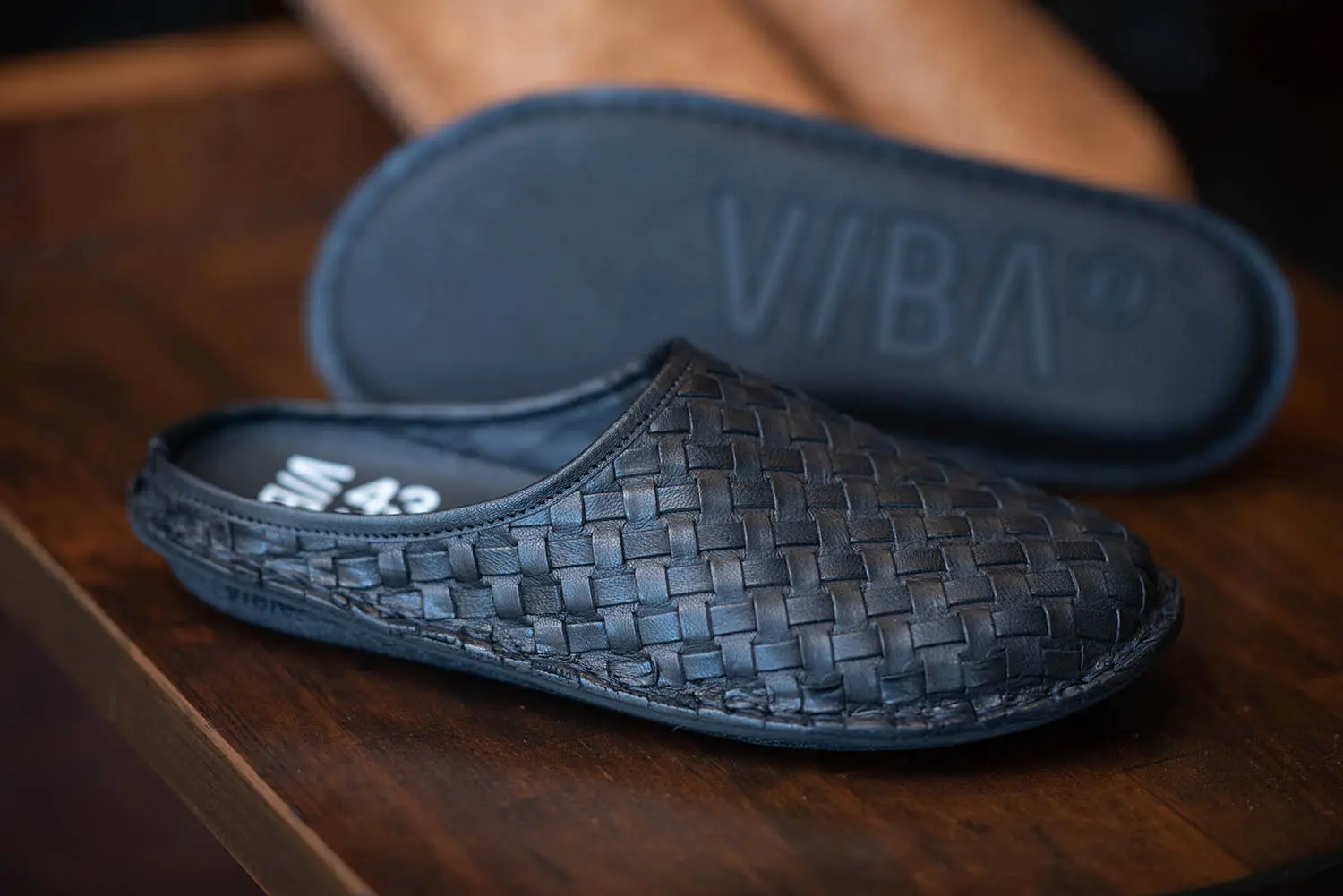 VIBAe ROMA Woven Leather Preto (Black)