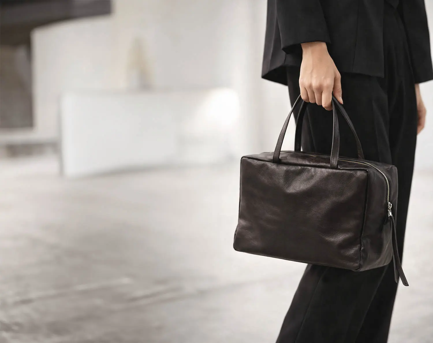 ��Х��å� LE-2611 BOX���쥶���ϥ�ɥХå� (�֥�å�)